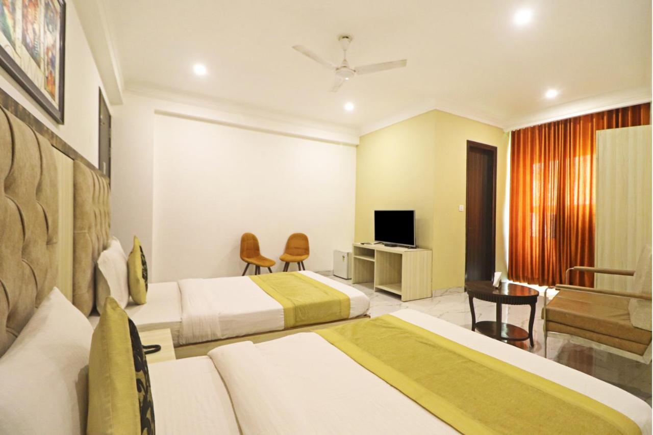 Hotel Almora Near Delhi Airport Neu-Delhi Exterior foto