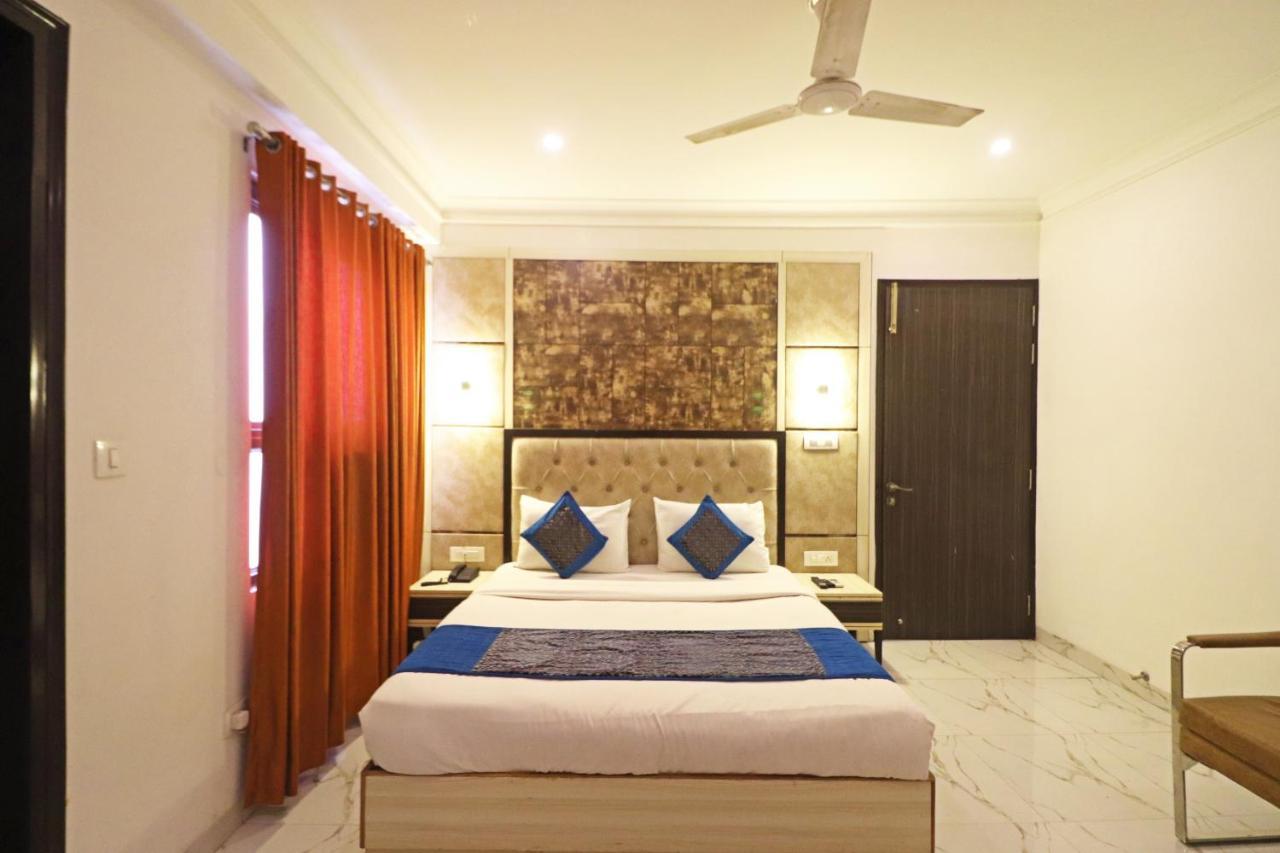 Hotel Almora Near Delhi Airport Neu-Delhi Exterior foto