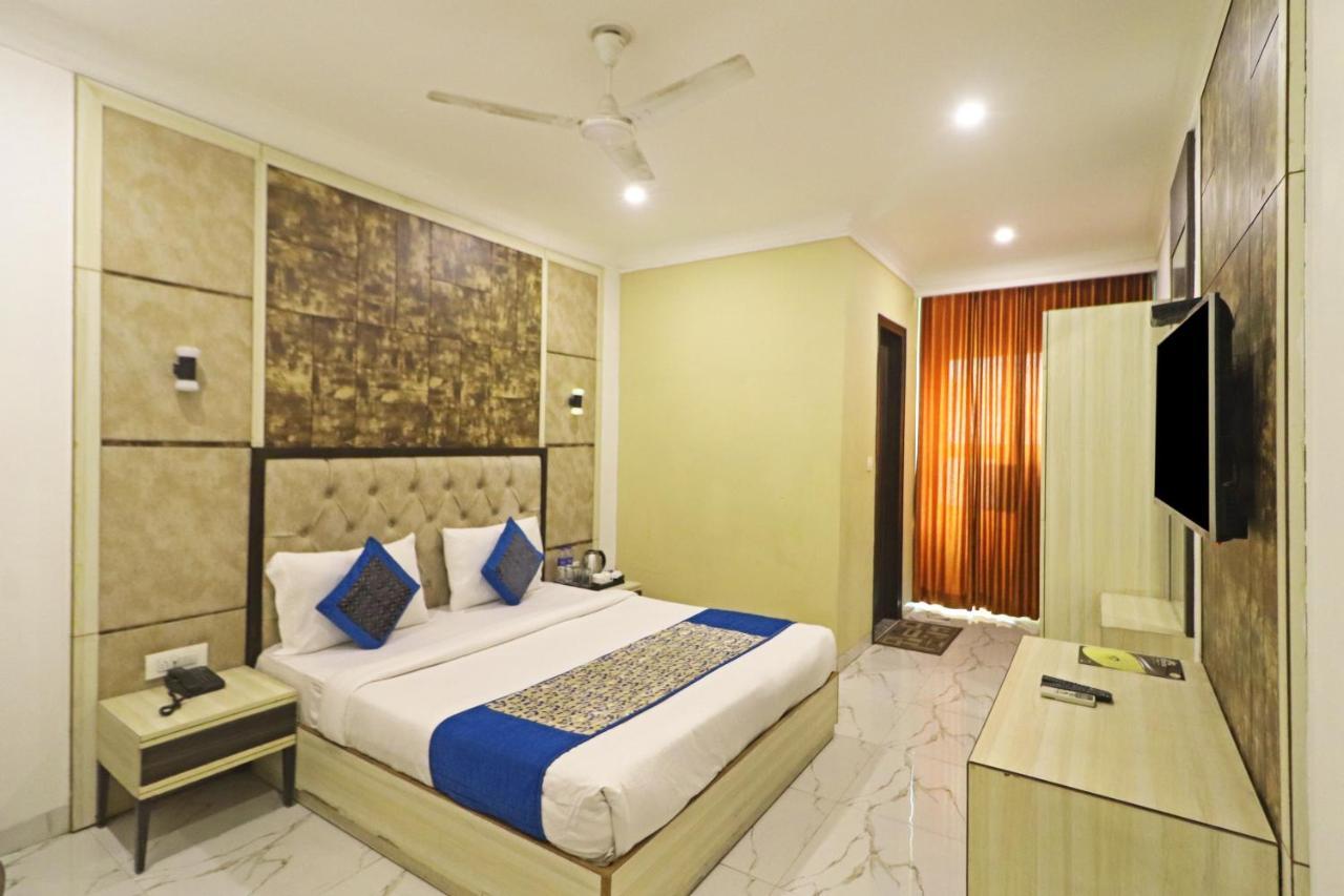 Hotel Almora Near Delhi Airport Neu-Delhi Exterior foto