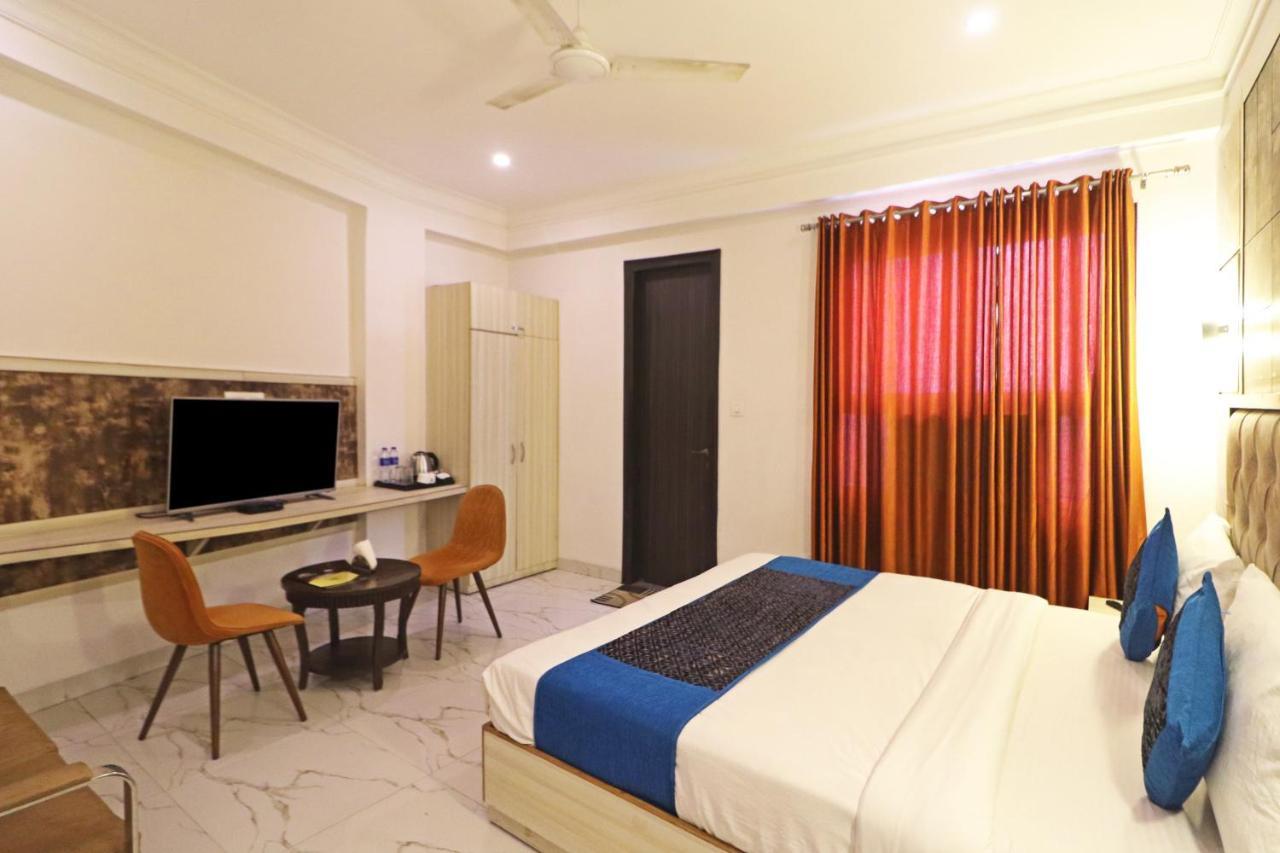 Hotel Almora Near Delhi Airport Neu-Delhi Exterior foto