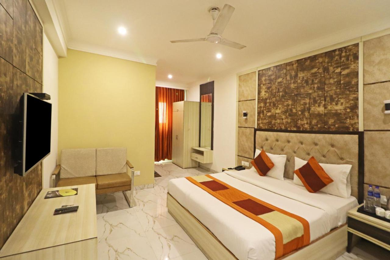Hotel Almora Near Delhi Airport Neu-Delhi Exterior foto