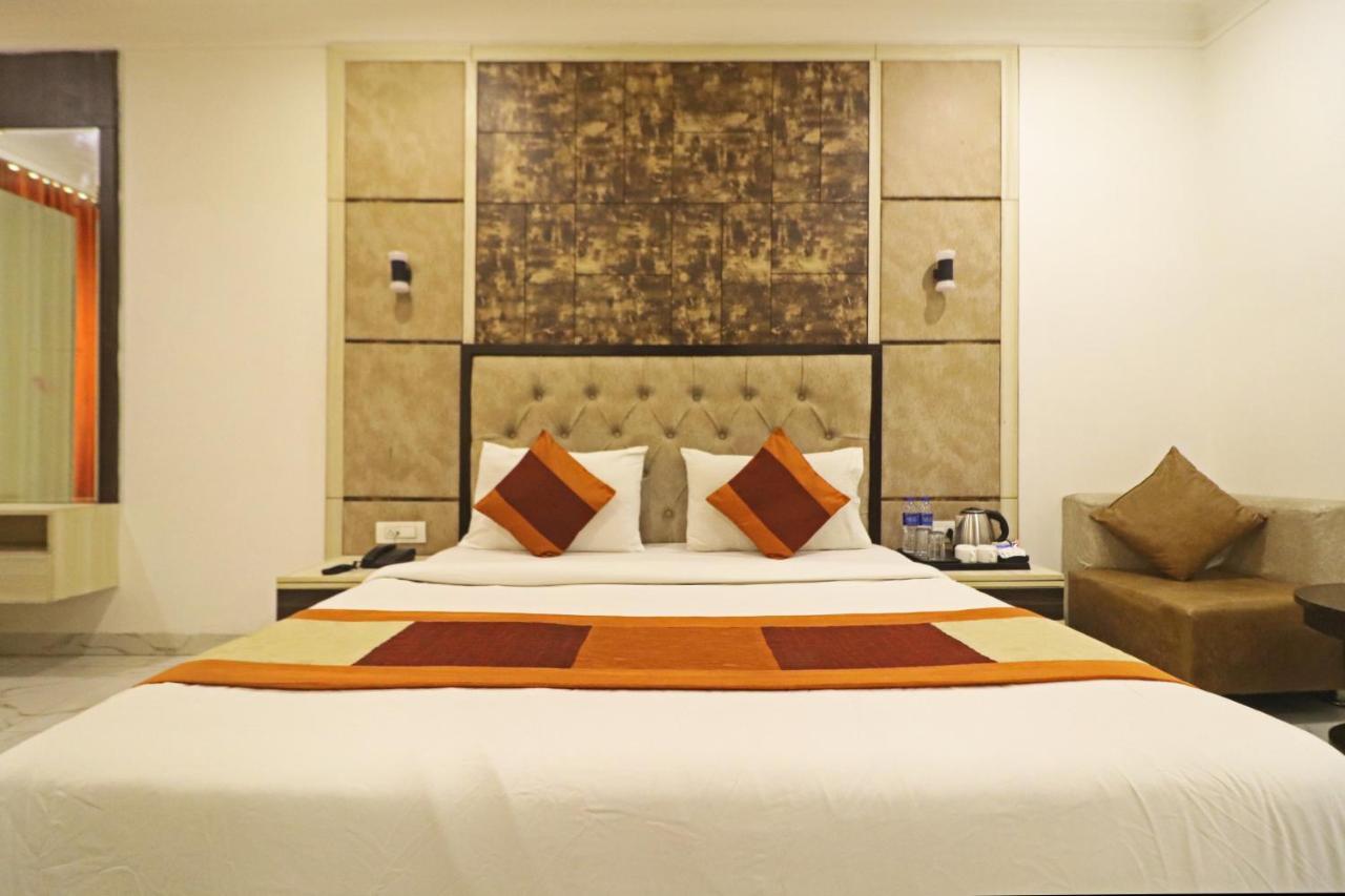 Hotel Almora Near Delhi Airport Neu-Delhi Exterior foto