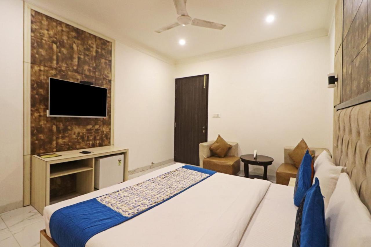 Hotel Almora Near Delhi Airport Neu-Delhi Exterior foto