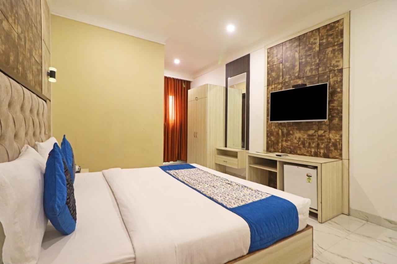 Hotel Almora Near Delhi Airport Neu-Delhi Exterior foto