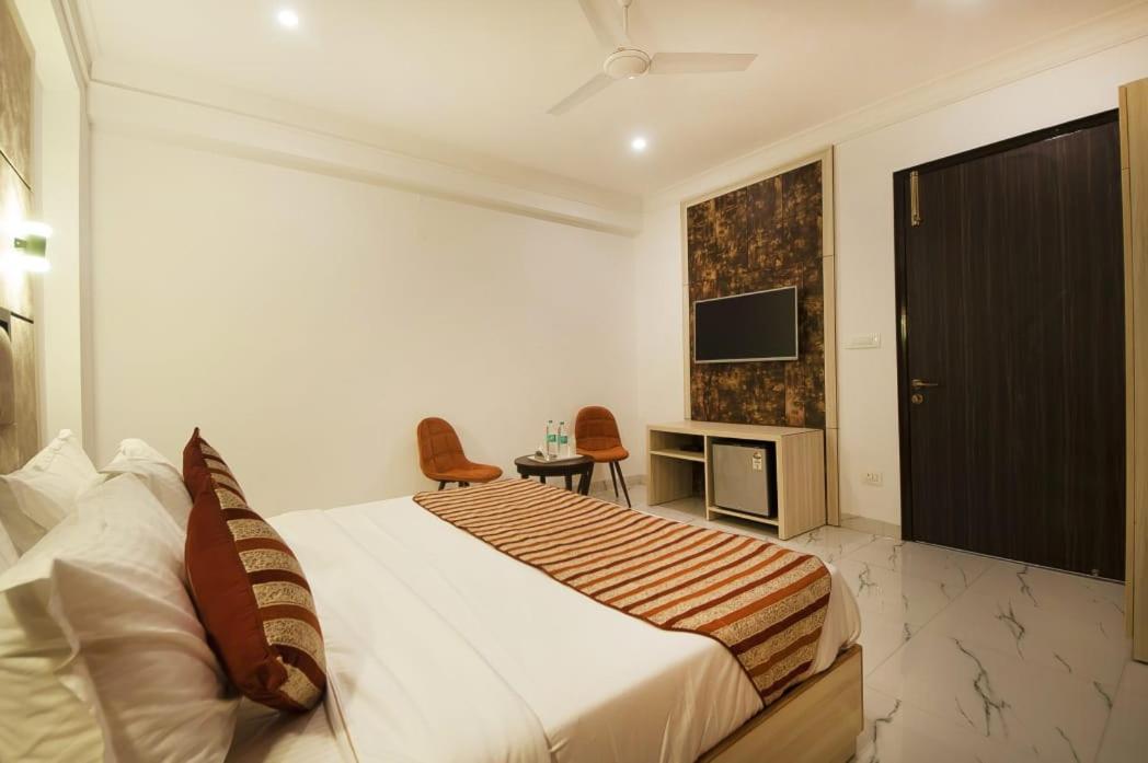 Hotel Almora Near Delhi Airport Neu-Delhi Exterior foto