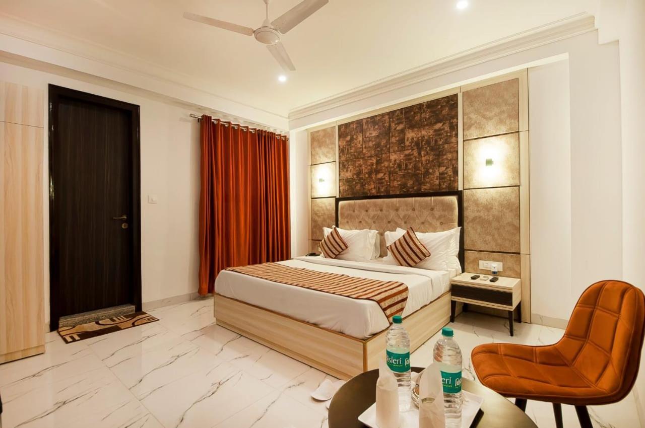 Hotel Almora Near Delhi Airport Neu-Delhi Exterior foto