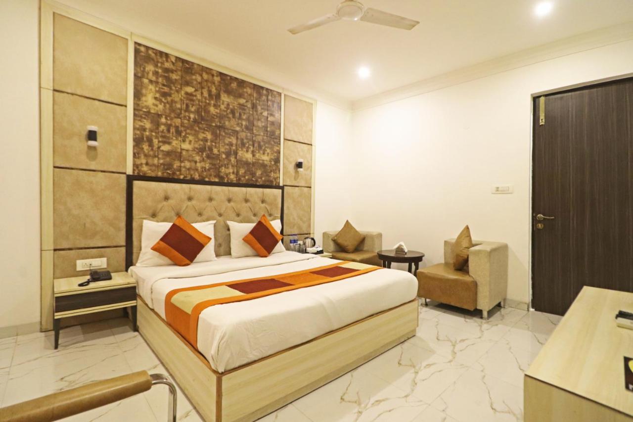 Hotel Almora Near Delhi Airport Neu-Delhi Exterior foto
