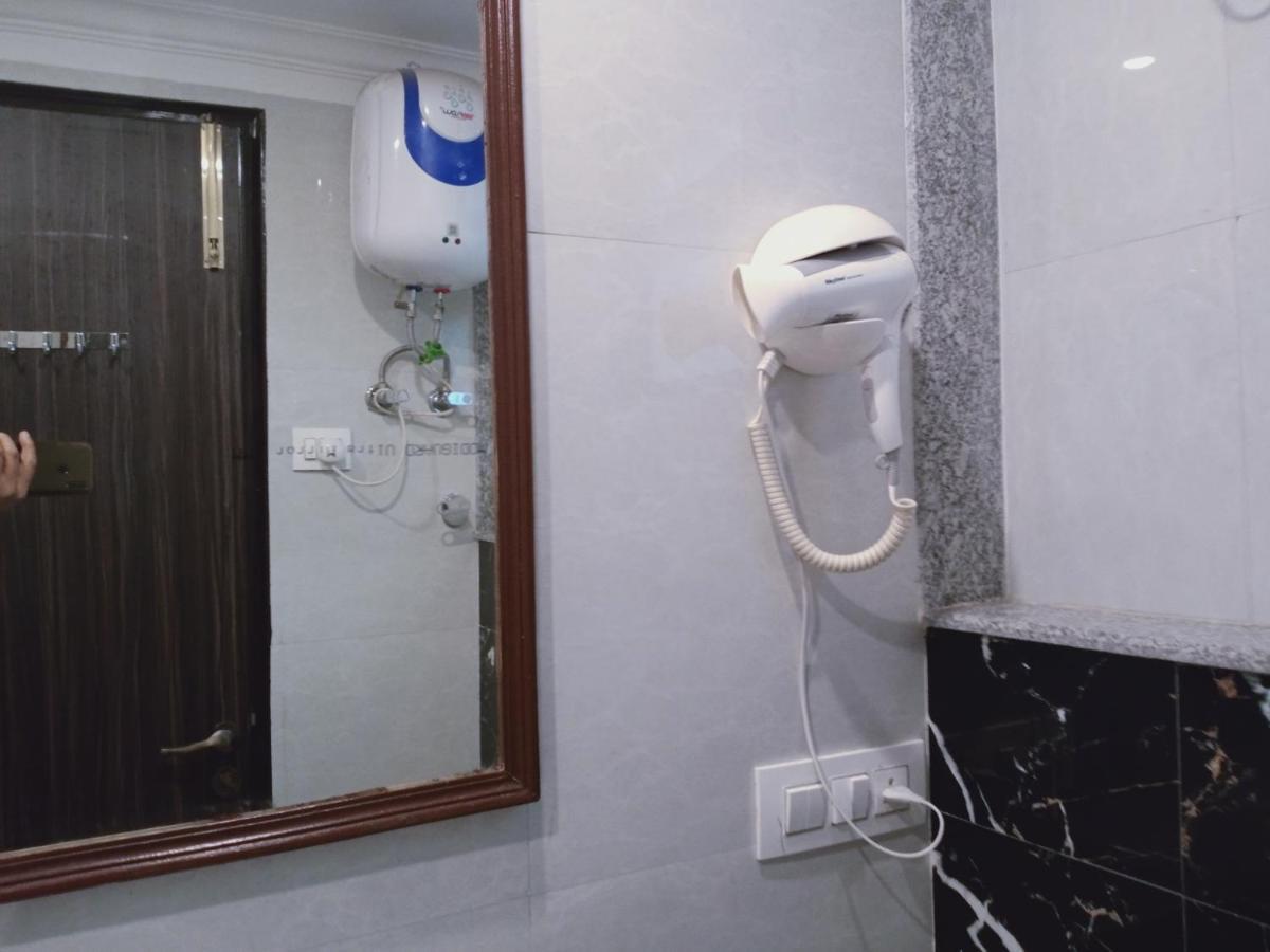 Hotel Almora Near Delhi Airport Neu-Delhi Exterior foto