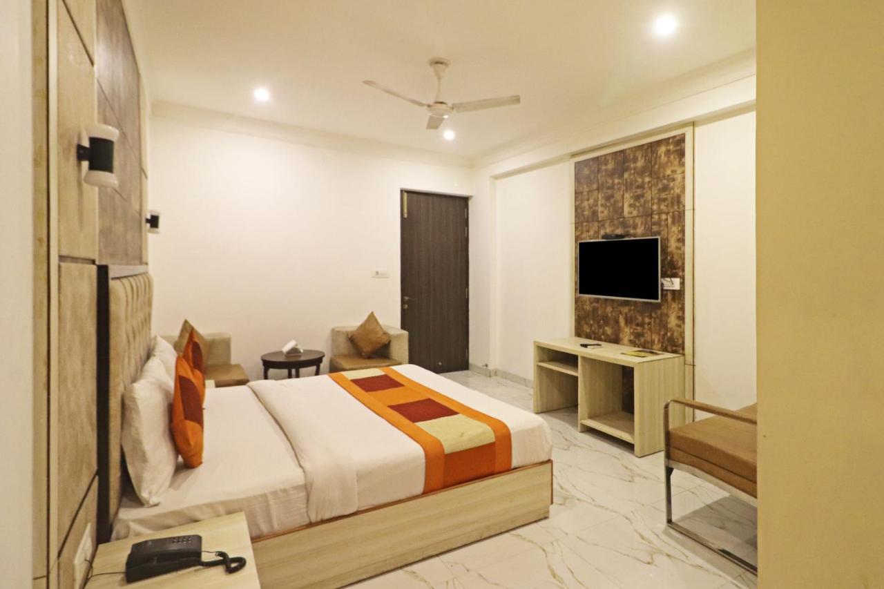 Hotel Almora Near Delhi Airport Neu-Delhi Exterior foto