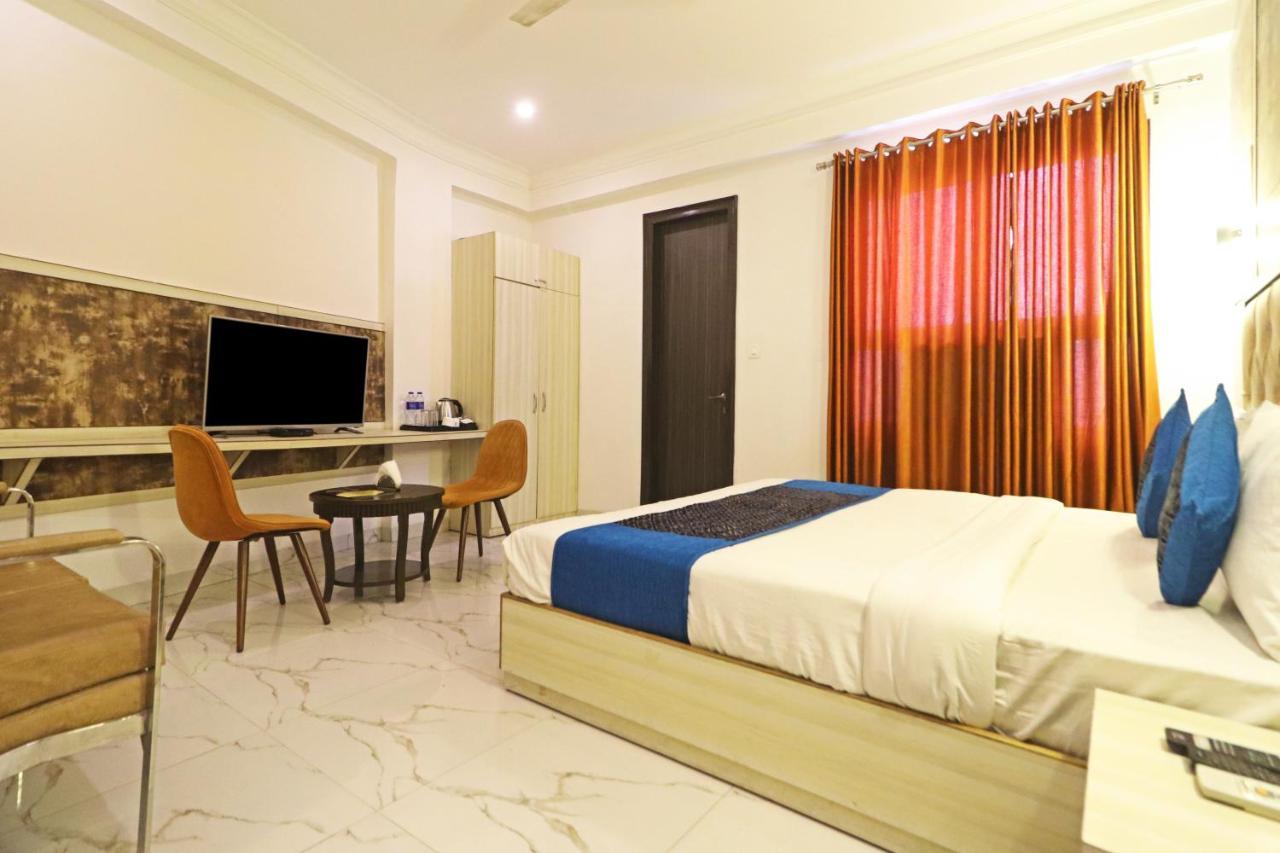 Hotel Almora Near Delhi Airport Neu-Delhi Exterior foto