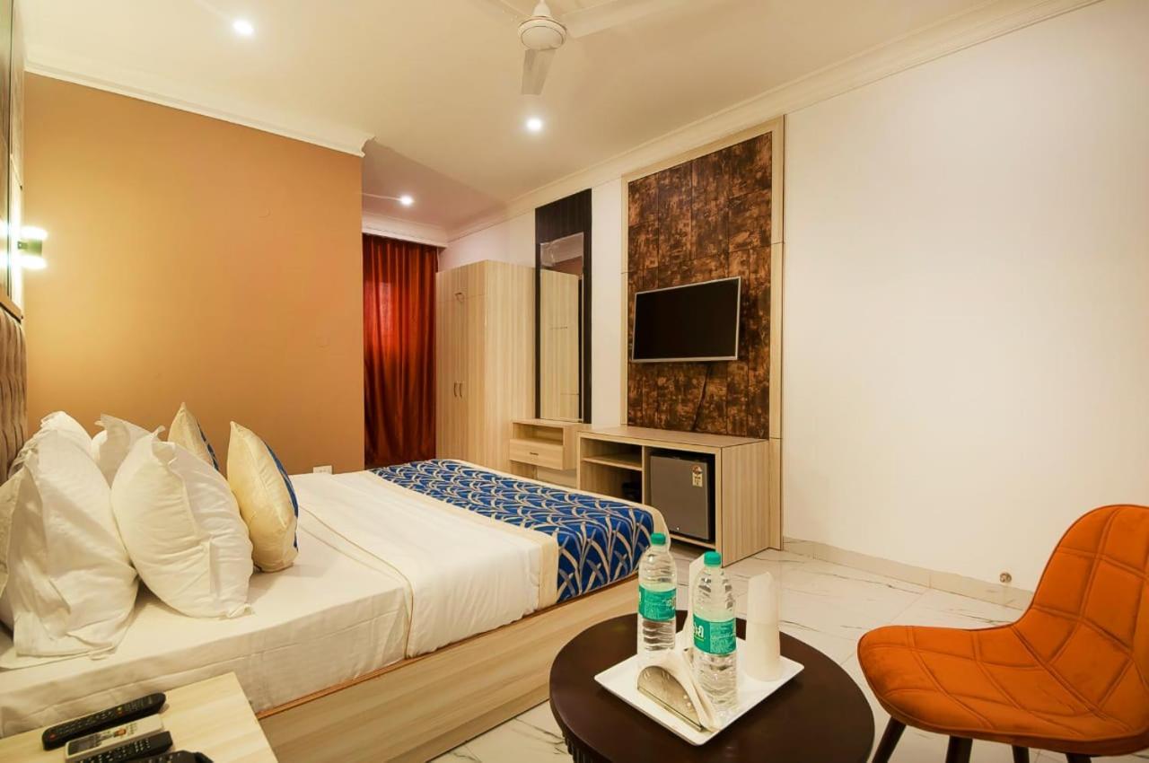 Hotel Almora Near Delhi Airport Neu-Delhi Exterior foto