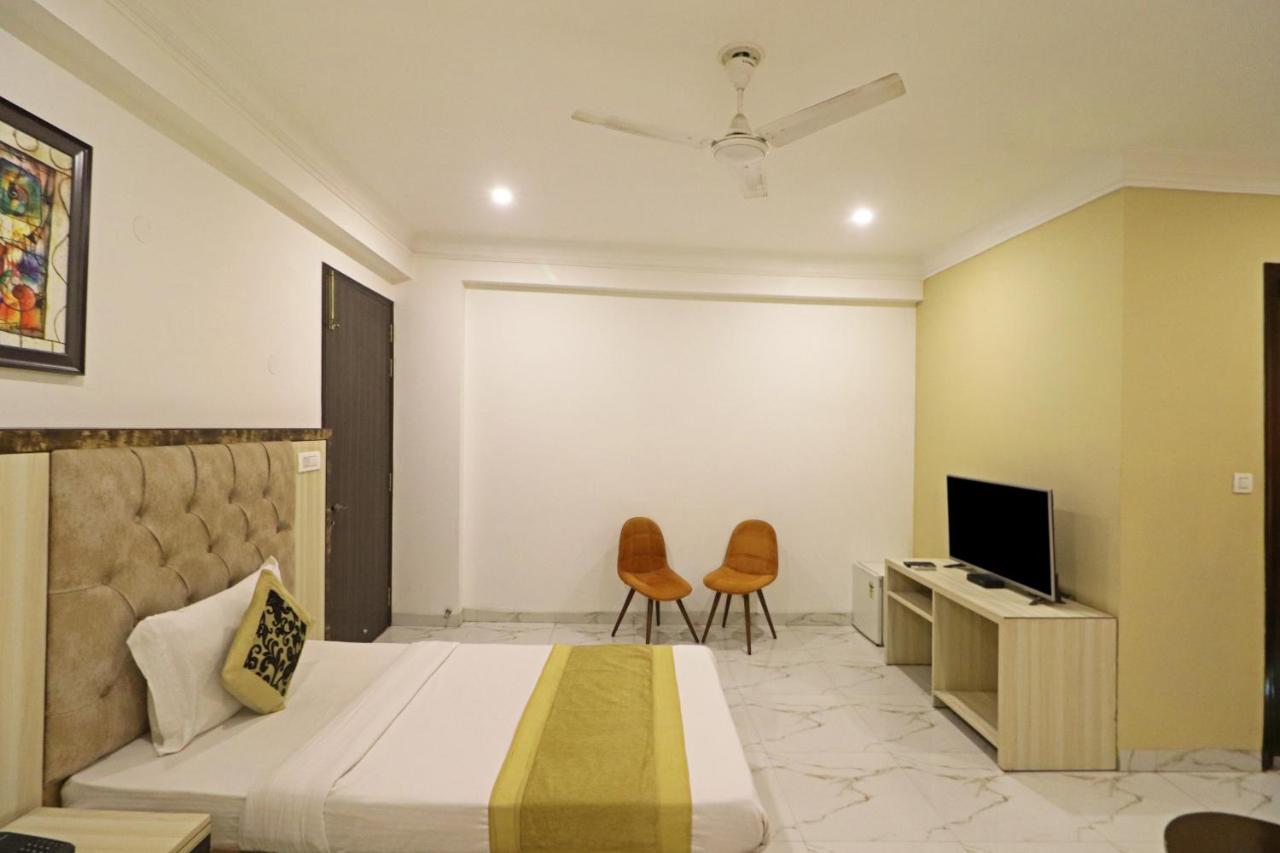 Hotel Almora Near Delhi Airport Neu-Delhi Exterior foto